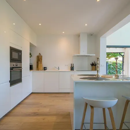 Blanca Villa *