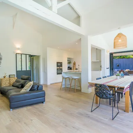 Blanca Villa Pyla-sur-Mer